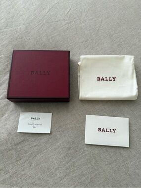 Bally Burgundy Box with Cream Branded Dust Sheet